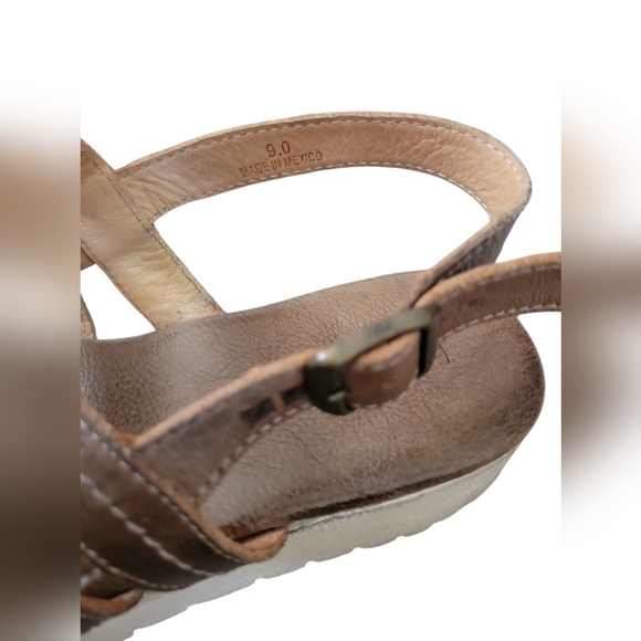 Bed Stu Brown and White Women Sandals - Picture 11 of 11